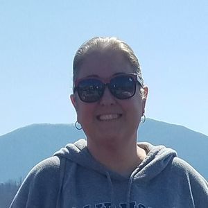 Meet your Posher, Thora